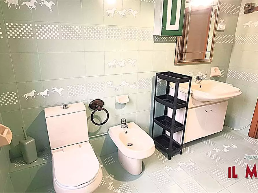 Immagine 13 di Bilocale in vendita  a Genova