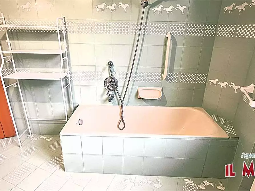 Immagine 14 di Bilocale in vendita  a Genova