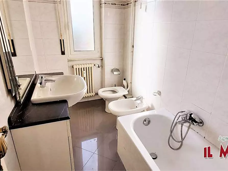 Immagine 15 di Quadrilocale in vendita  in Salita Serra Riccò a Genova