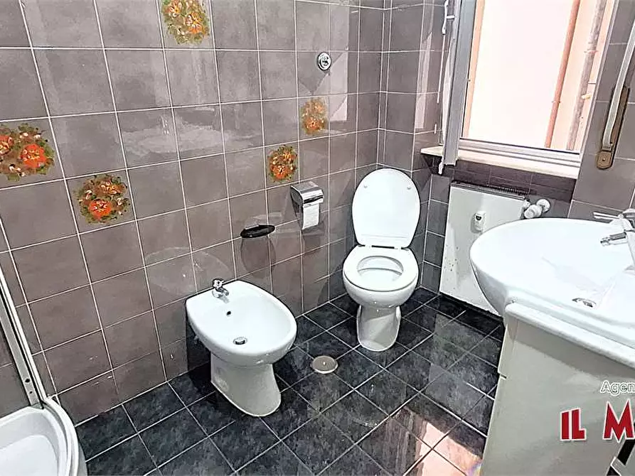 Immagine 19 di Trilocale in affitto  a Genova