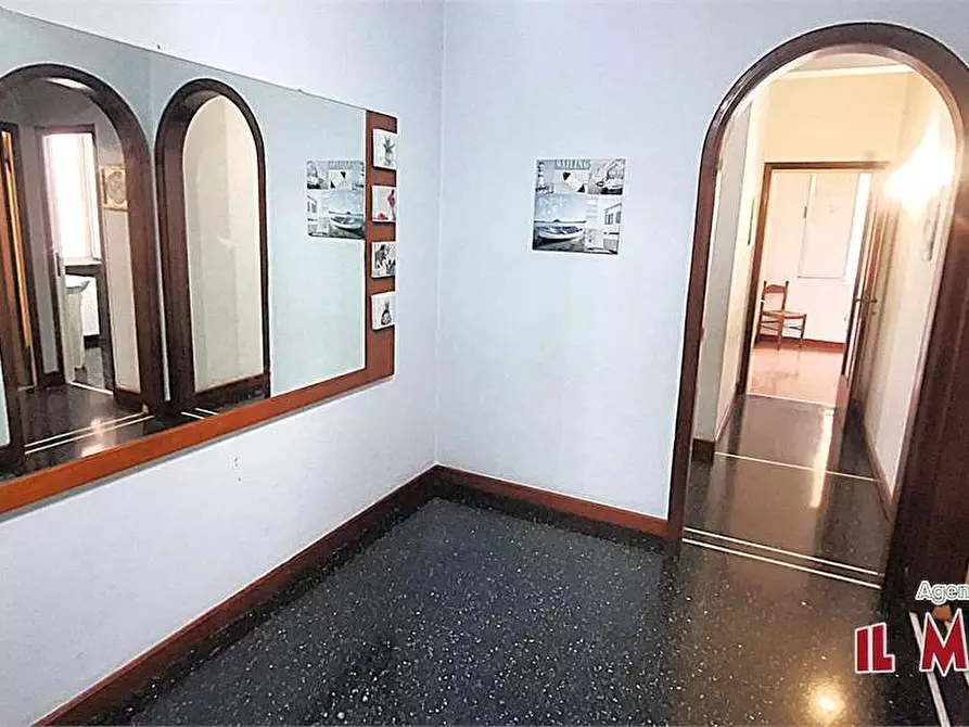 Immagine 11 di Trilocale in affitto  a Genova