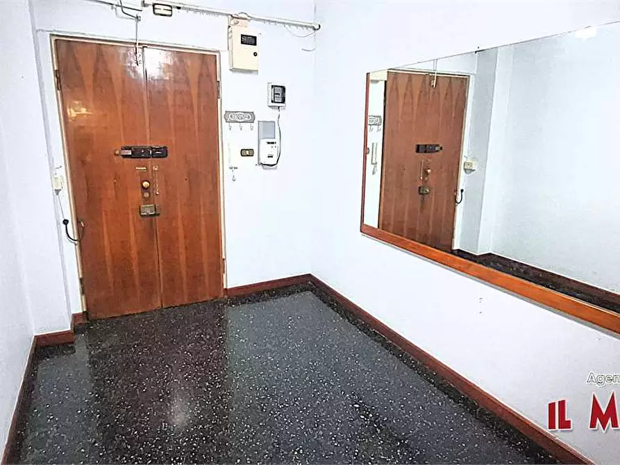 Immagine 9 di Trilocale in affitto  a Genova