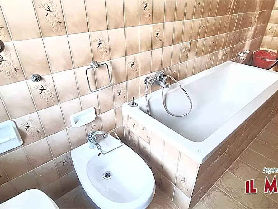 Immagine 21 di Attico in affitto  a Campomorone