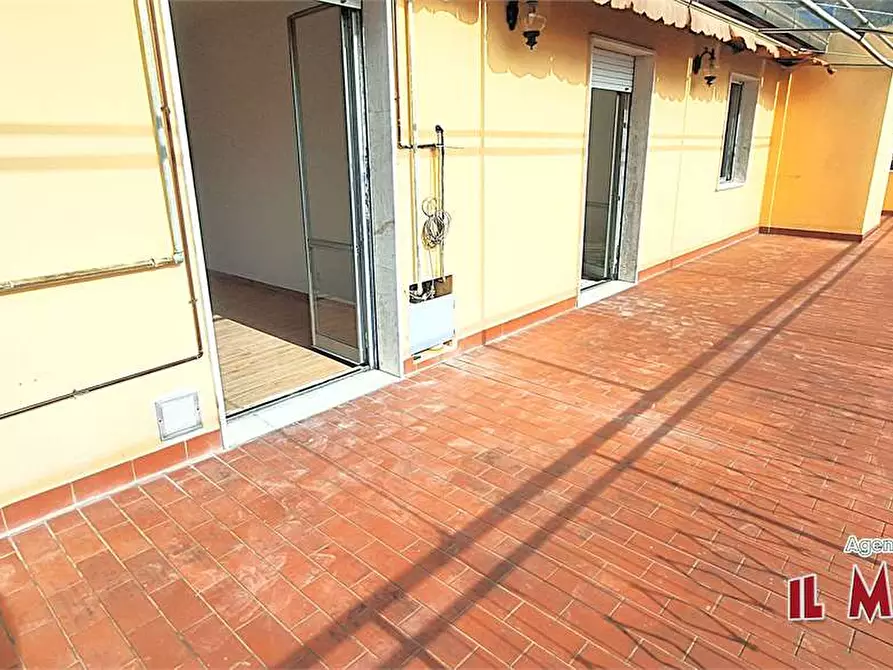 Immagine 10 di Attico in affitto  a Campomorone