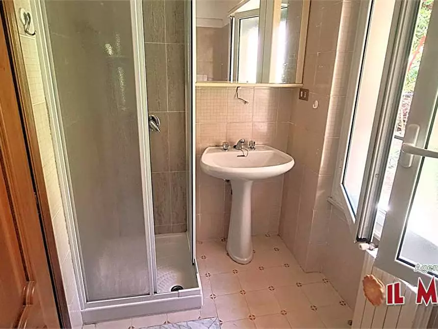 Immagine 15 di Trilocale in affitto  in Via Vittorio Veneto a Mignanego