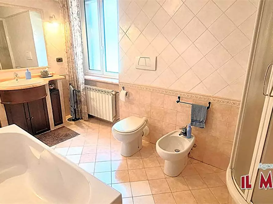 Immagine 23 di Trilocale in vendita  a Genova