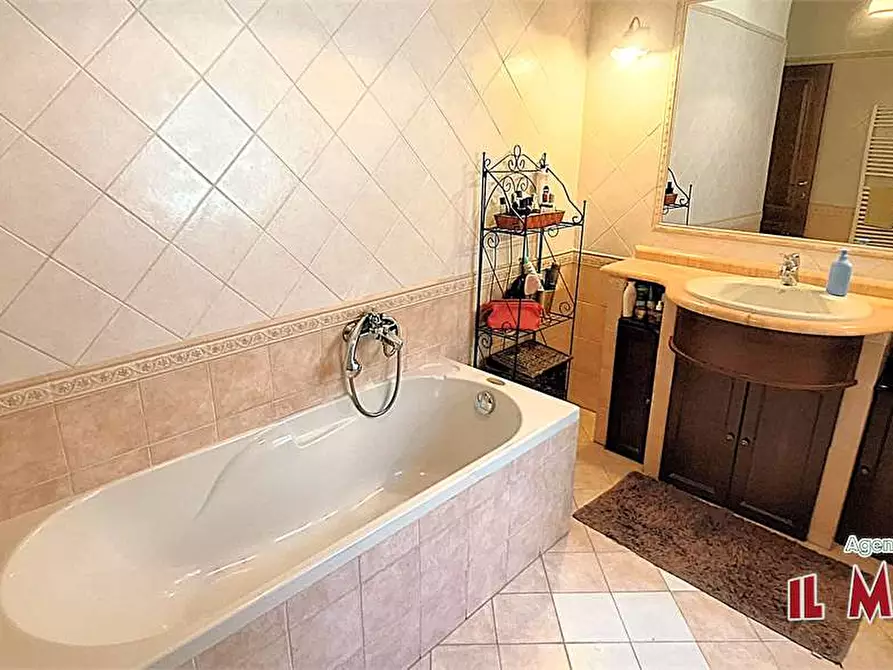 Immagine 26 di Trilocale in vendita  a Genova