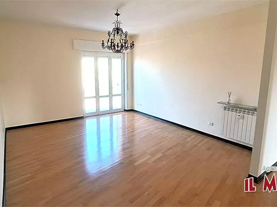 Immagine 1 di Trilocale in vendita  in Via Stassano a Genova