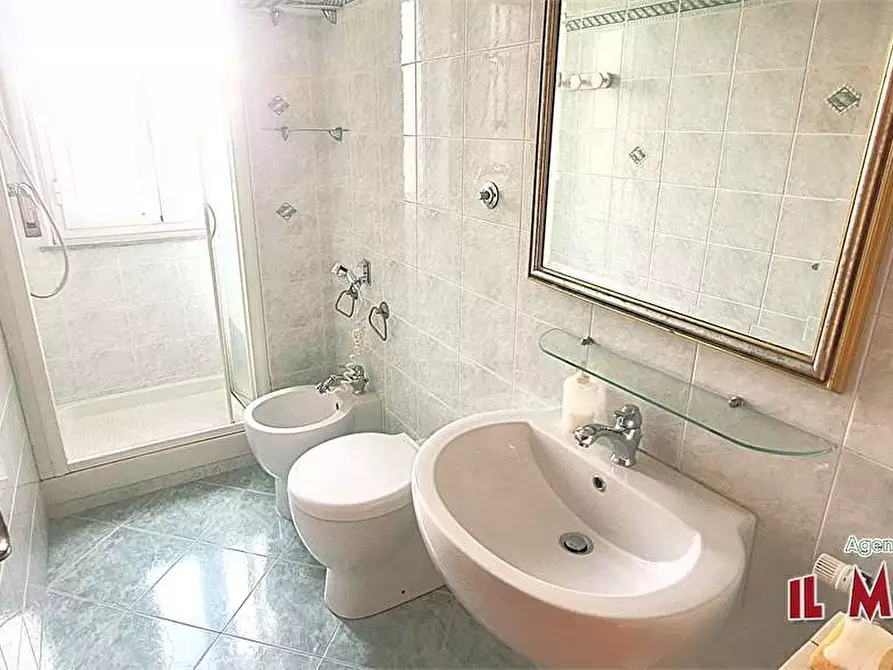 Immagine 19 di Trilocale in vendita  in Via Stassano a Genova