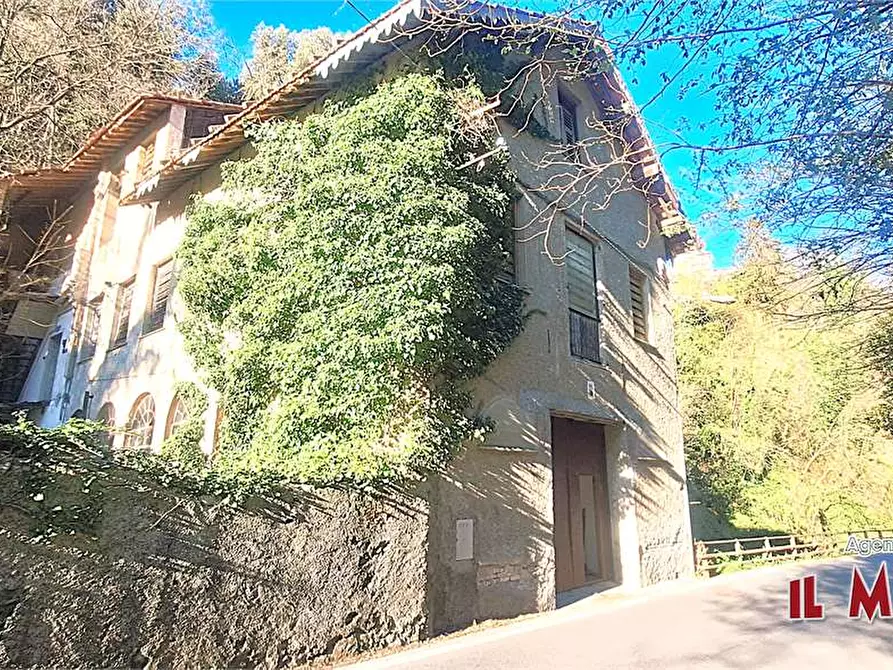 Immagine 1 di Magazzino in vendita  in Via San Martino a Ceranesi