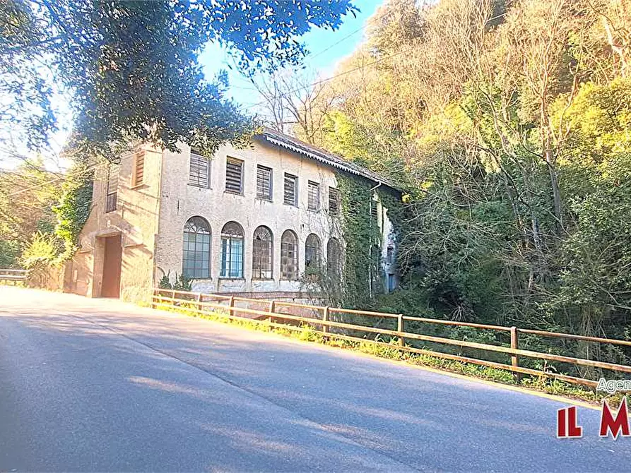 Immagine 2 di Magazzino in vendita  in Via San Martino a Ceranesi