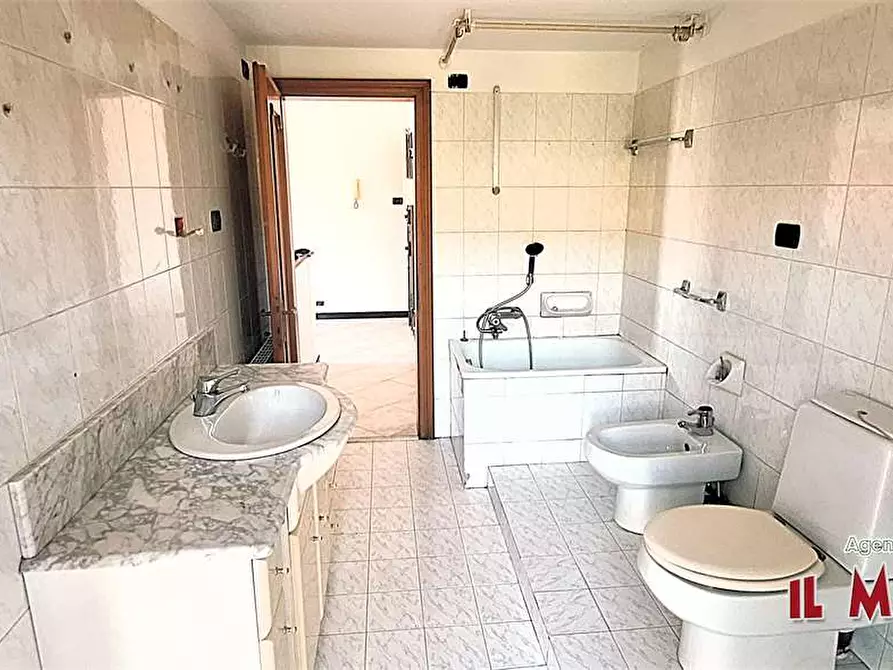 Immagine 12 di Monolocale in vendita  in Via San Quirico a Genova