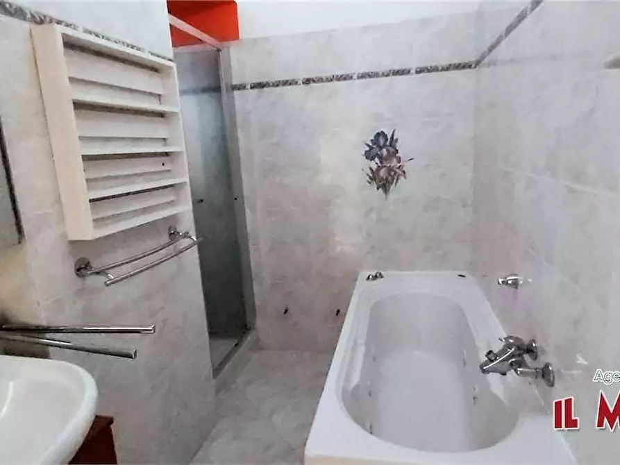 Immagine 50 di Trilocale in vendita  in Via Antonio Gavino a Campomorone