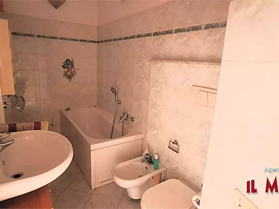 Immagine 46 di Trilocale in vendita  in Via Antonio Gavino a Campomorone