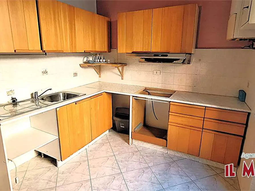 Immagine 10 di Trilocale in vendita  in Via Antonio Gavino a Campomorone
