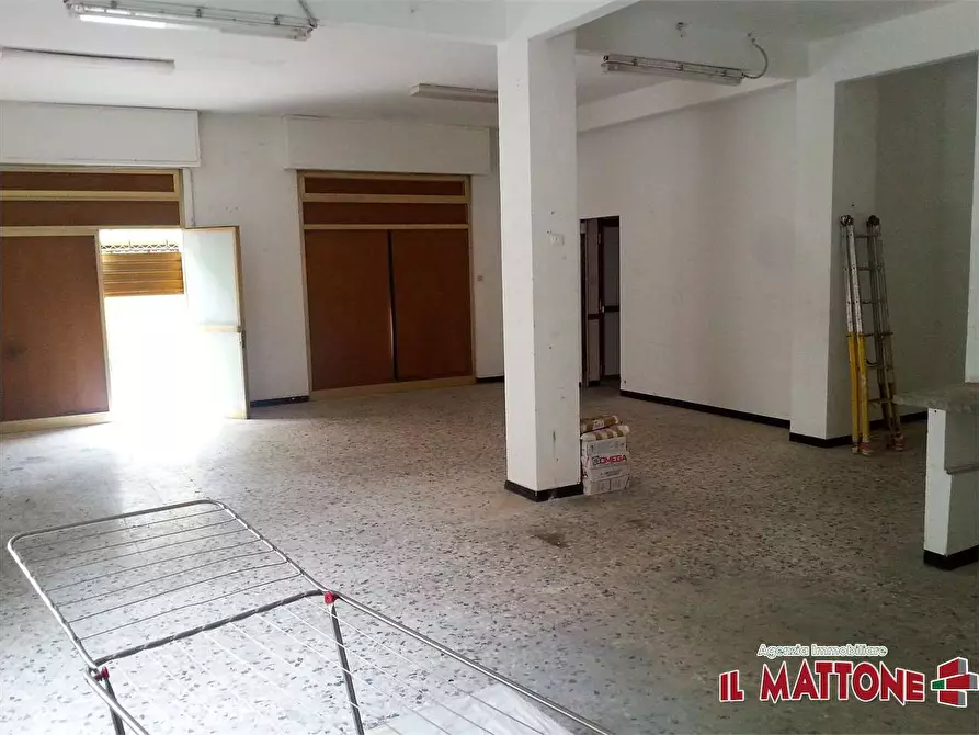 Immagine 1 di Magazzino in vendita  in Via C. Rebora a Campomorone