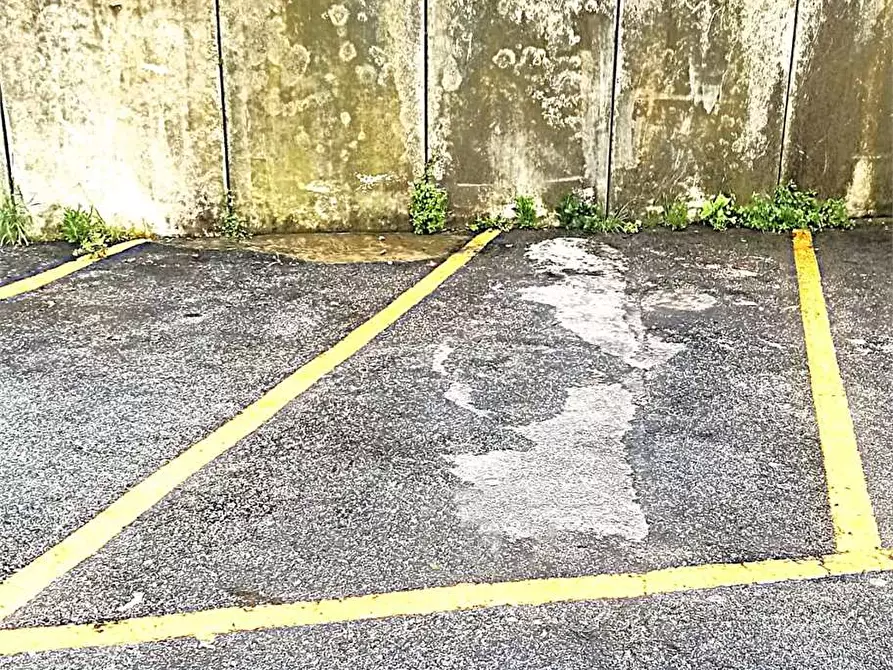 Immagine 3 di Posto auto in vendita  a Genova