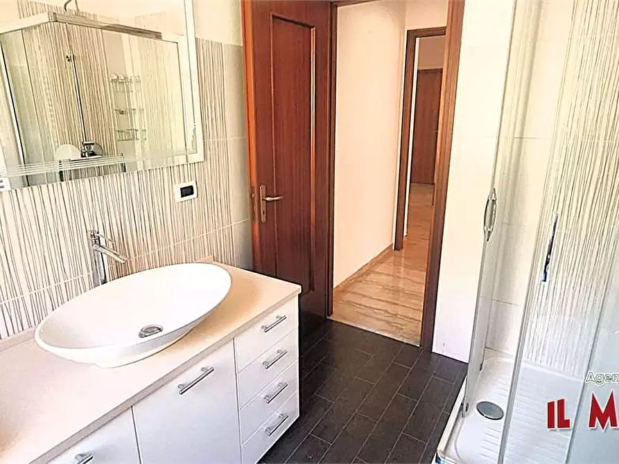 Immagine 12 di Bilocale in affitto  in Via Piero Gobetti a Sant'olcese