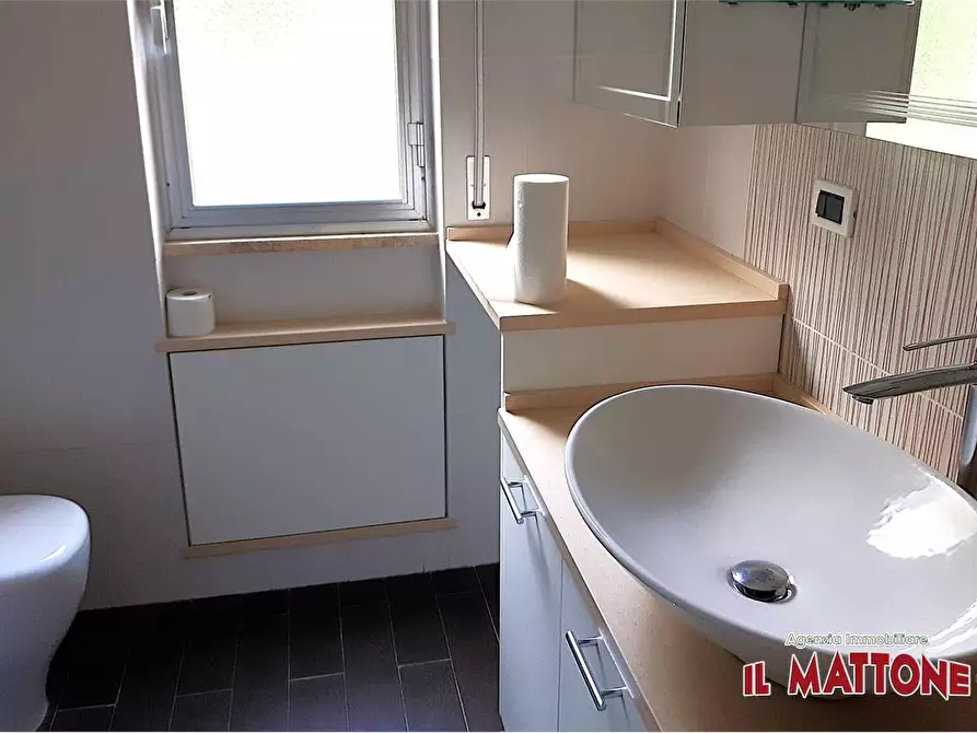 Immagine 15 di Bilocale in affitto  in Via Piero Gobetti a Sant'olcese