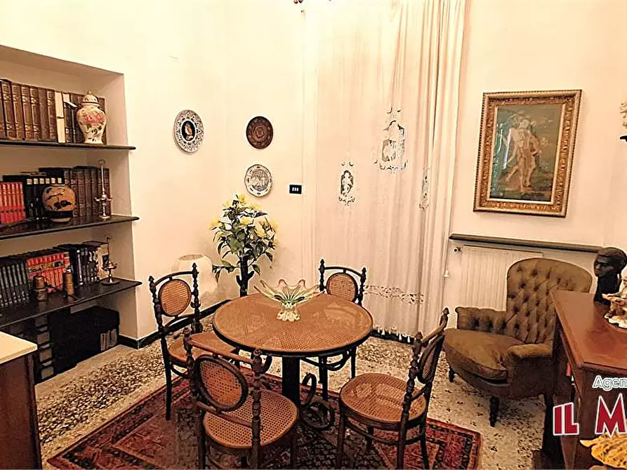 Immagine 10 di Villa in vendita  in Via 2 Giugno a Mignanego