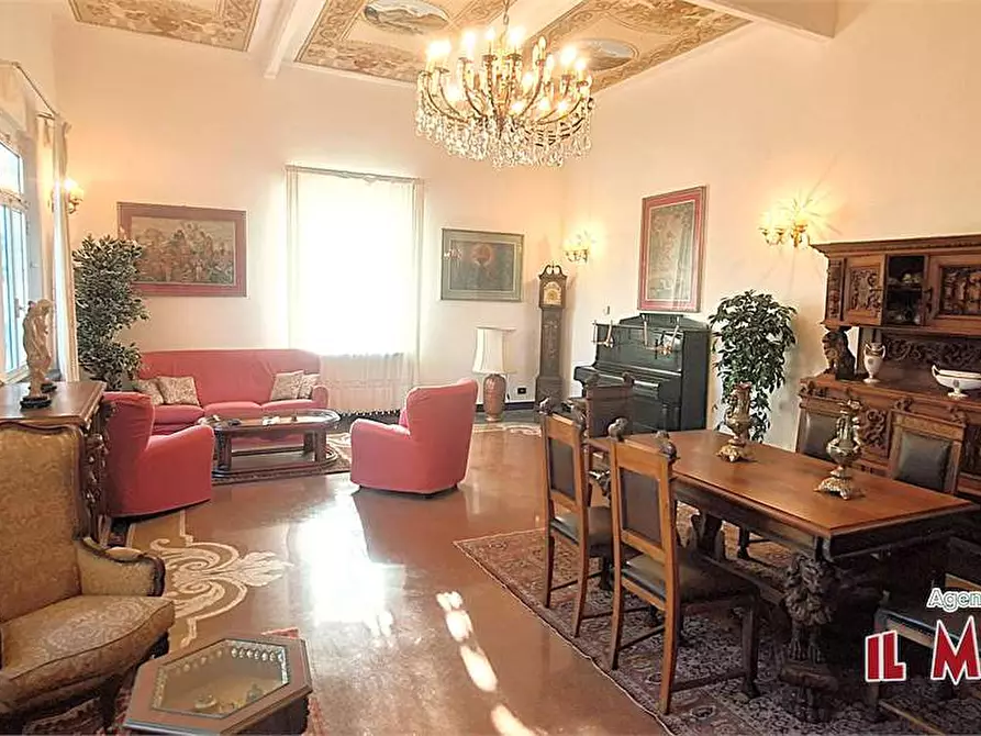 Immagine 1 di Villa in vendita  in Via 2 Giugno a Mignanego