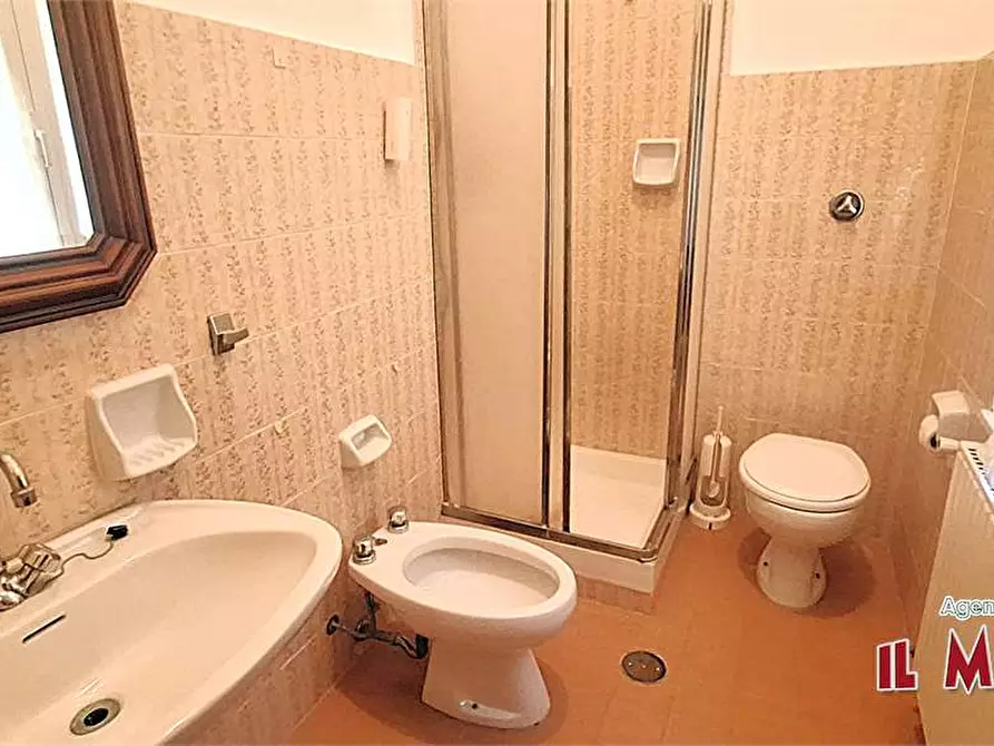 Immagine 22 di Villa in vendita  in Via 2 Giugno a Mignanego