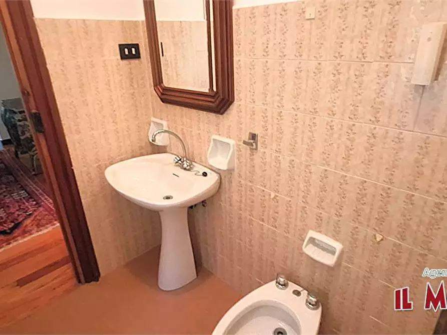 Immagine 23 di Villa in vendita  in Via 2 Giugno a Mignanego