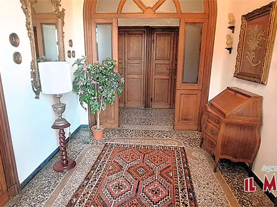 Immagine 12 di Villa in vendita  in Via 2 Giugno a Mignanego