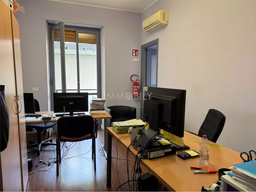 Immagine 9 di Ufficio in affitto  in via Vincenzo Lancia 126 a Torino