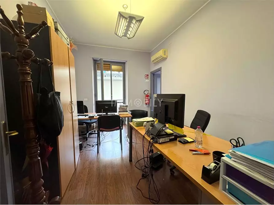 Immagine 10 di Ufficio in affitto  in via Vincenzo Lancia 126 a Torino