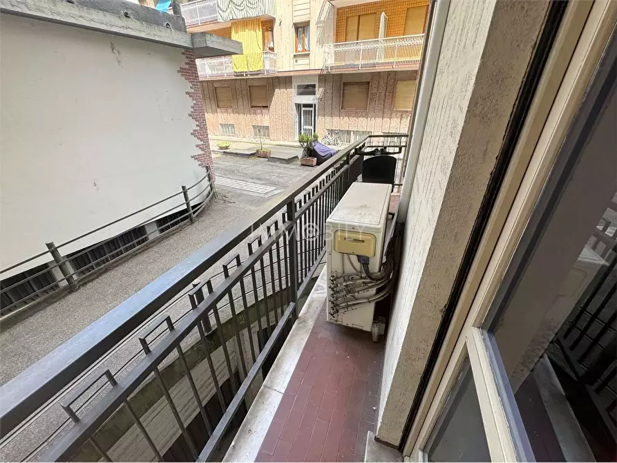 Immagine 13 di Ufficio in affitto  in via Vincenzo Lancia 126 a Torino