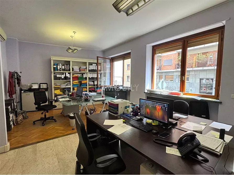 Immagine 1 di Ufficio in affitto  in via Vincenzo Lancia 126 a Torino