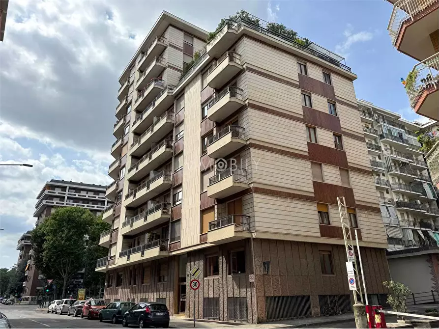 Immagine 19 di Ufficio in affitto  in via Vincenzo Lancia 126 a Torino