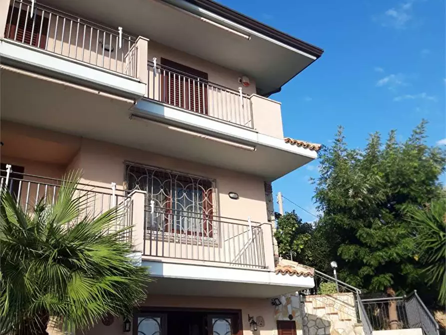 Immagine 11 di Porzione di villa in vendita  a Formia