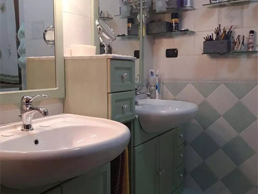 Immagine 21 di Porzione di villa in vendita  a Formia