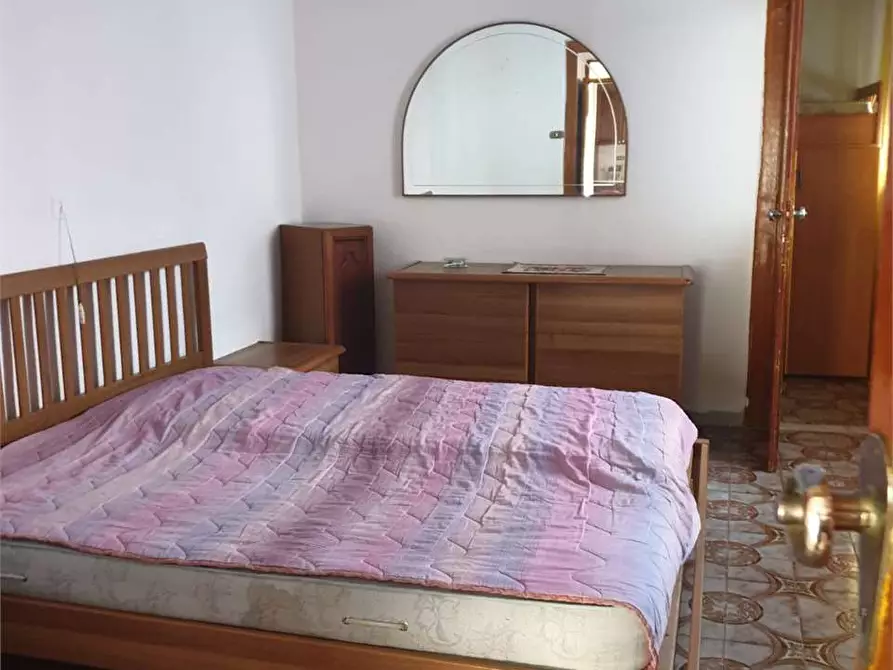 Immagine 4 di Trilocale in affitto  a Minturno