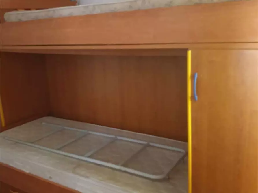 Immagine 5 di Trilocale in affitto  a Minturno