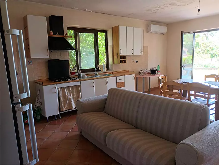 Immagine 2 di Casa indipendente in vendita  a Formia