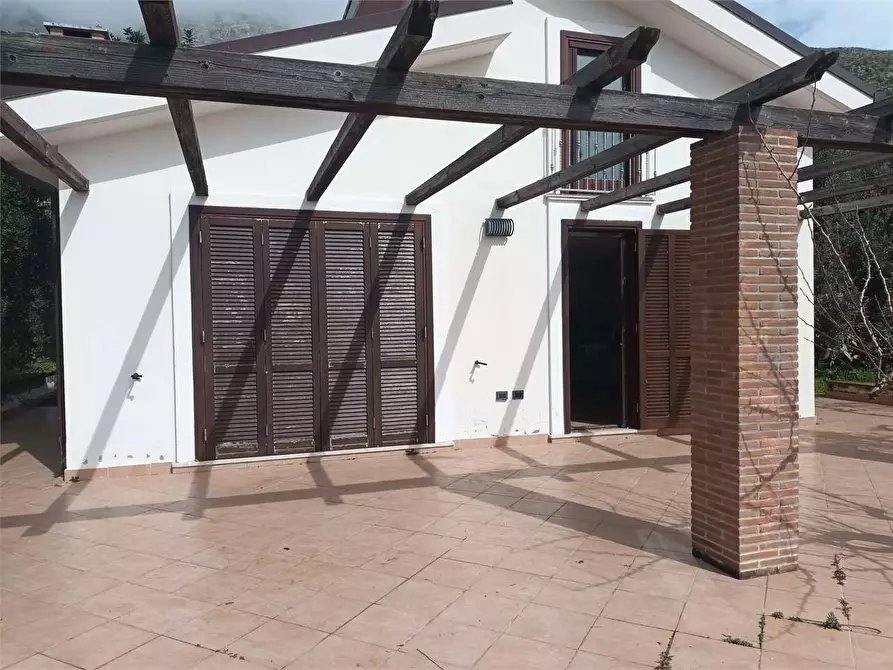 Immagine 2 di Villa in vendita  a Itri