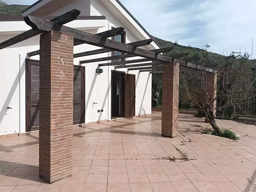 Immagine 3 di Villa in vendita  a Itri