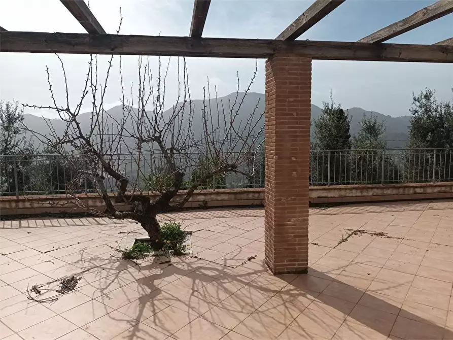 Immagine 7 di Villa in vendita  a Itri