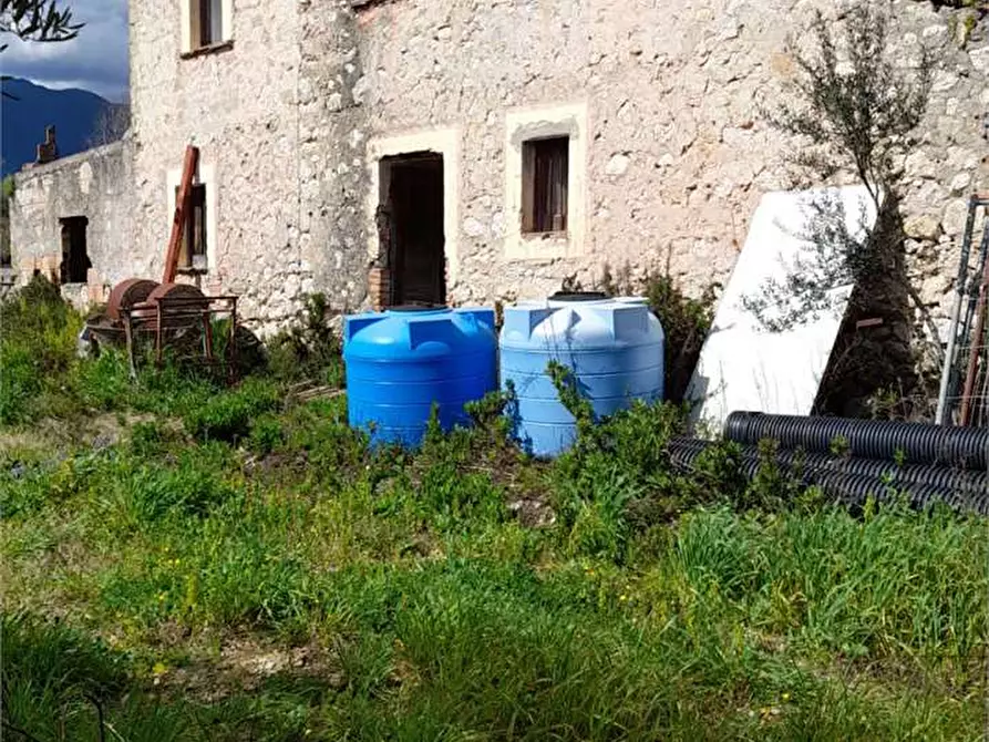 Immagine 3 di Rustico / casale in vendita  a Formia