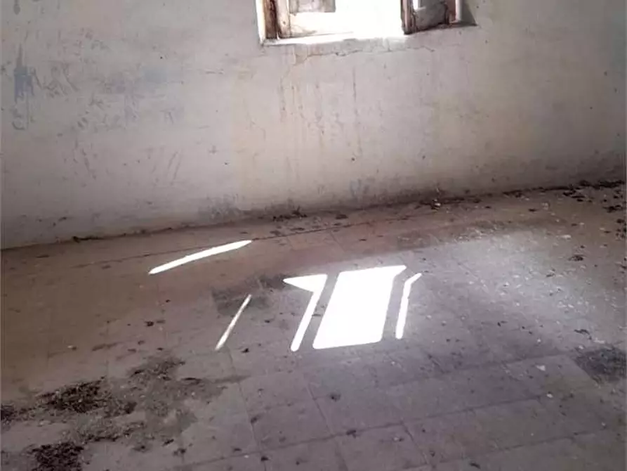 Immagine 7 di Rustico / casale in vendita  a Formia