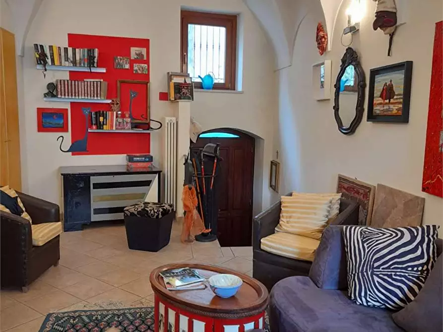 Immagine 2 di Casa indipendente in vendita  a Itri