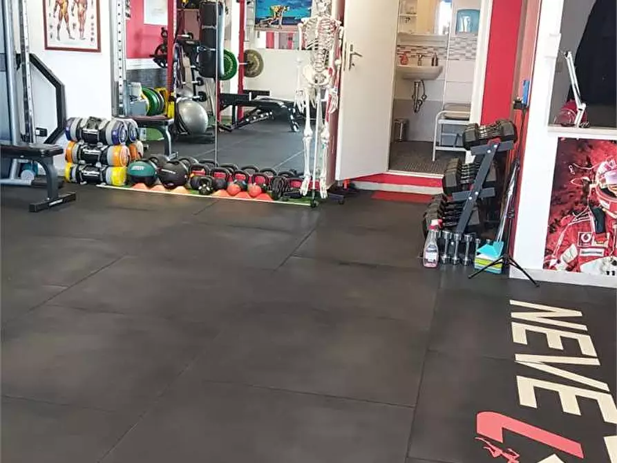 Immagine 3 di Negozio in vendita  a Formia