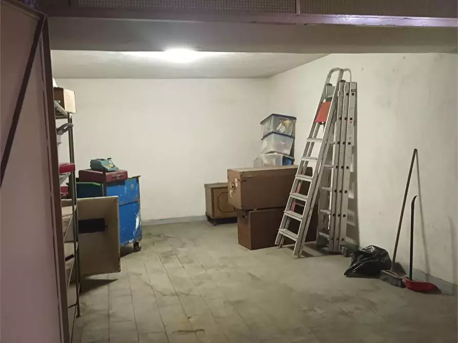 Immagine 2 di Garage in vendita  a Formia