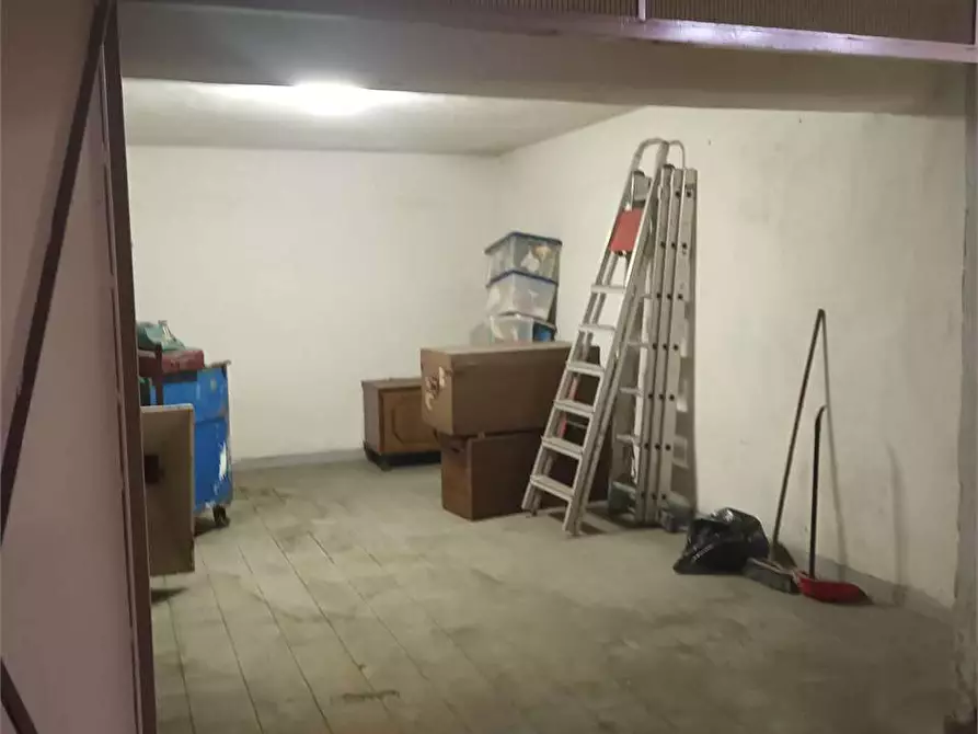 Immagine 3 di Garage in vendita  a Formia