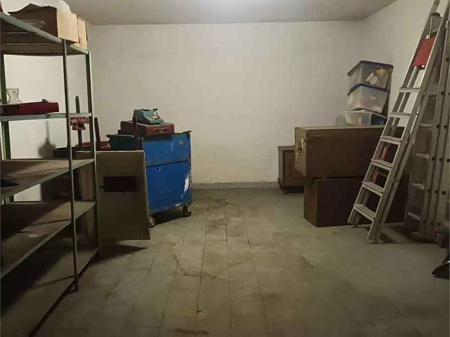 Immagine 5 di Garage in vendita  a Formia