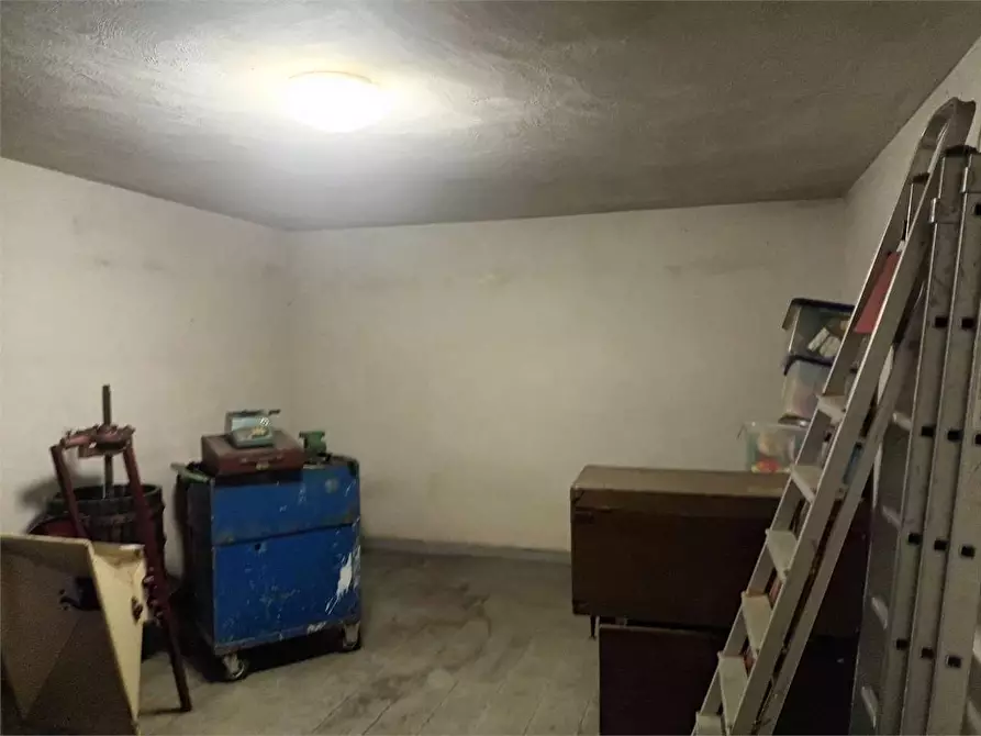 Immagine 4 di Garage in vendita  a Formia