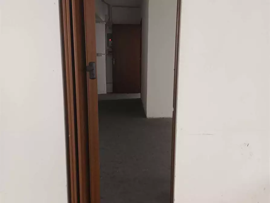 Immagine 3 di Capannone industriale in affitto  a Formia